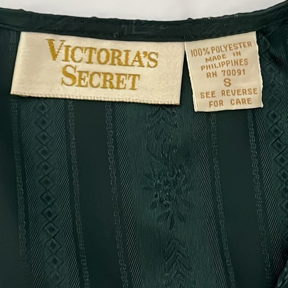 Victoria's Secret gold label 100% polyester sleep top size small - Picture 4 of 6